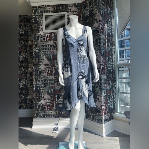 Moschino Summer dress. - Picture 2 of 5